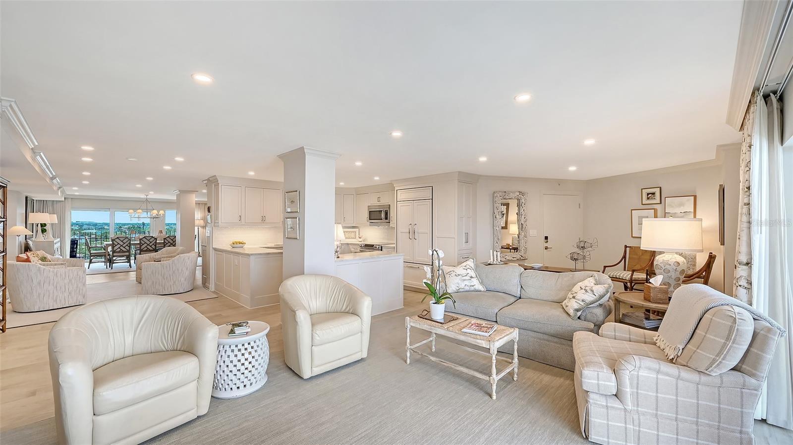 ST ARMAND TOWERS - Residential