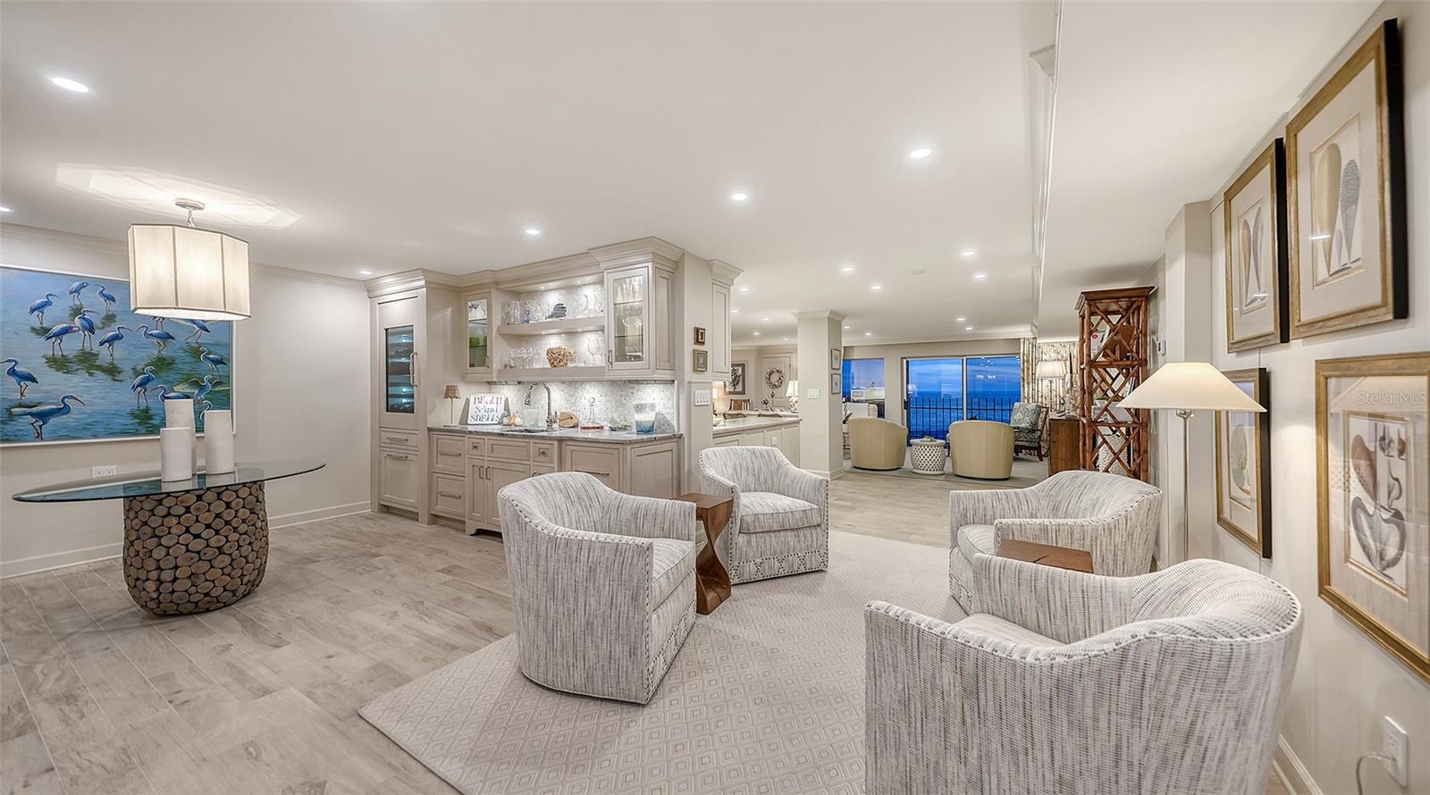 ST ARMAND TOWERS - Residential