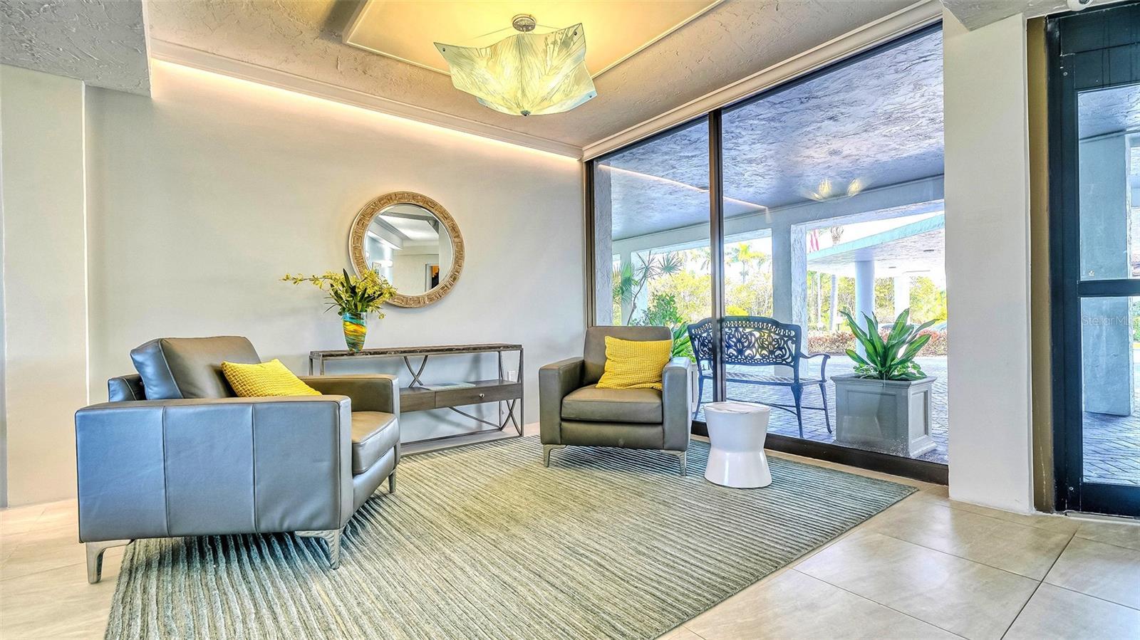 ST ARMAND TOWERS - Residential