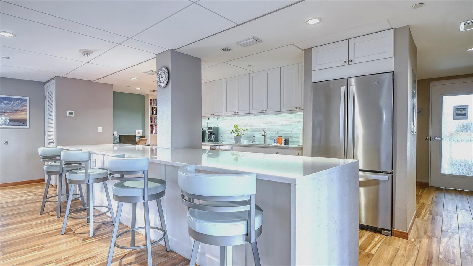 ST ARMAND TOWERS - Residential