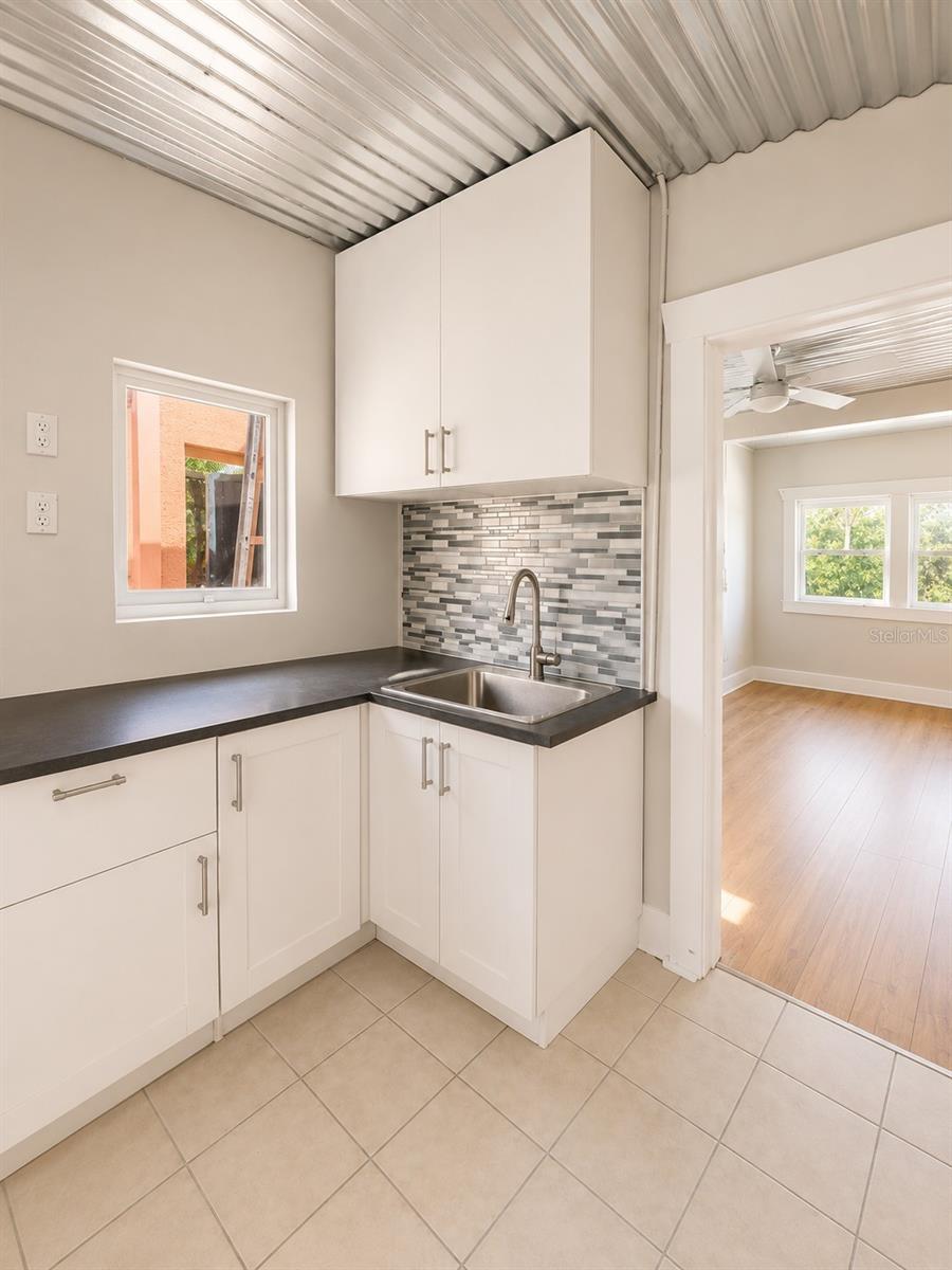 MUNRO & MC INTOSHS ADD - Residential Lease