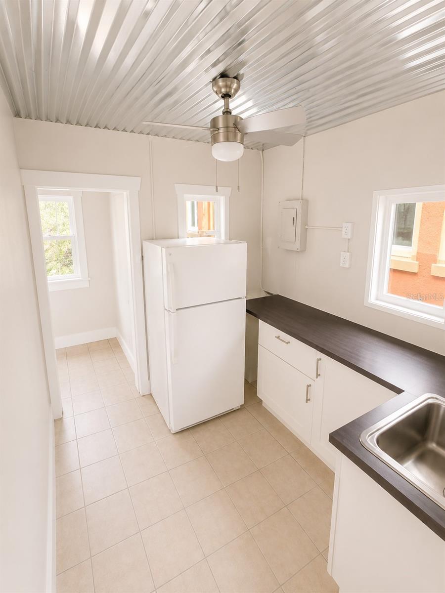 MUNRO & MC INTOSHS ADD - Residential Lease