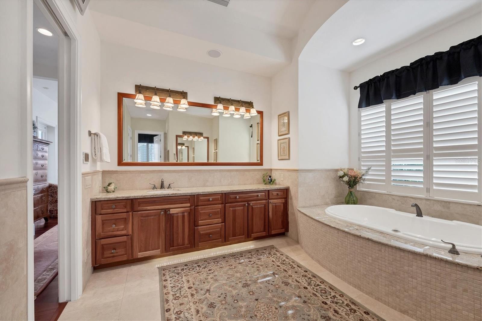 OYSTER BAY ESTATES - Residential
