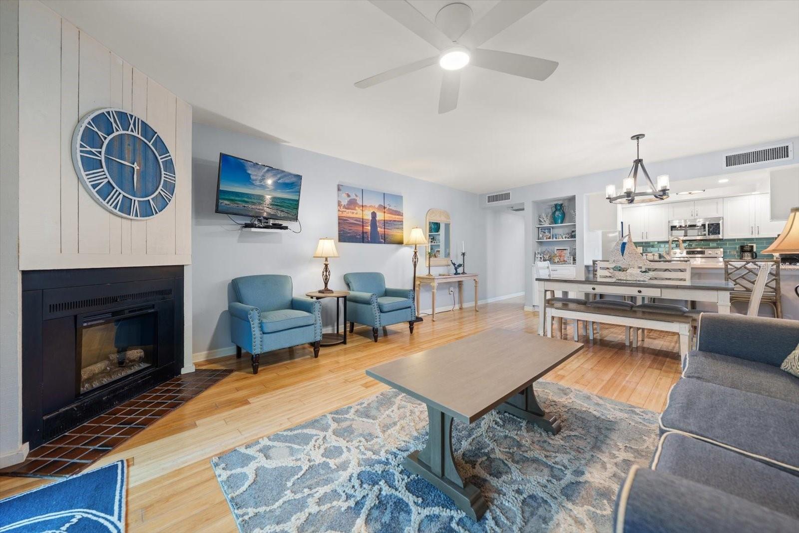 PELICANS POINTE BEACH HOMES CONDO - Residential