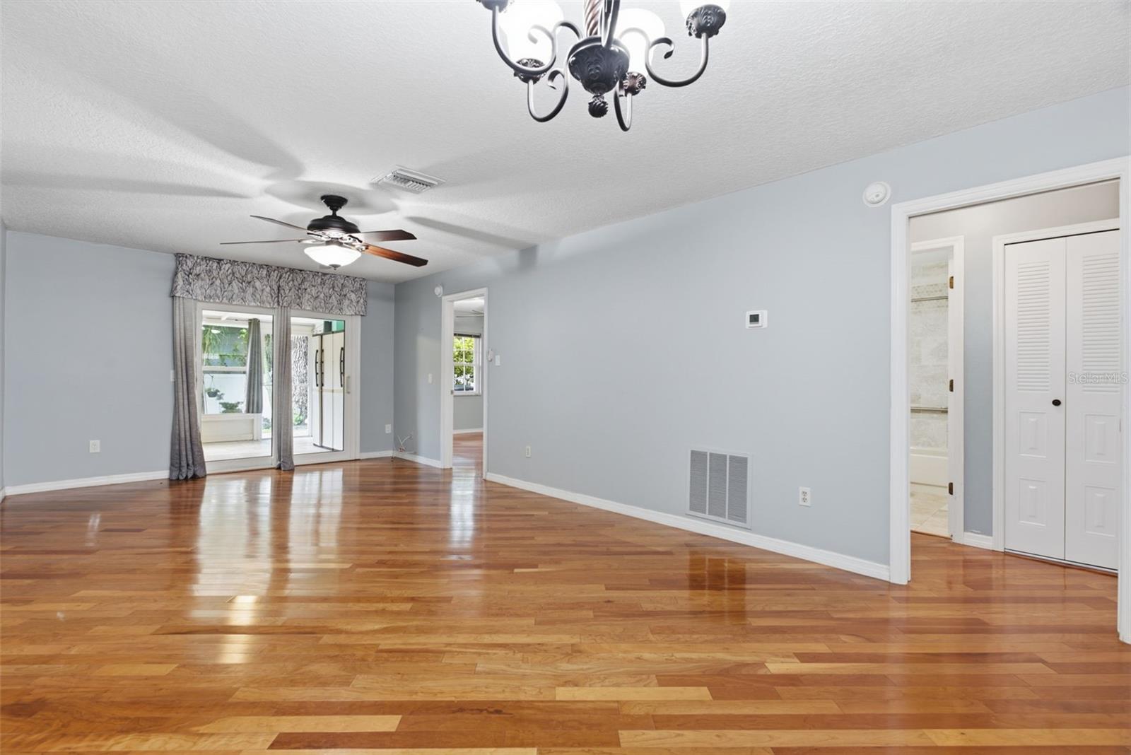 DRUID OAKS CONDO - Residential