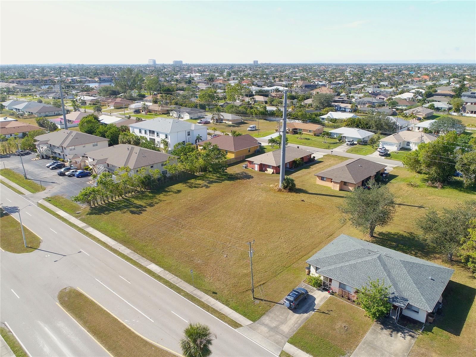 CAPE CORAL - Land