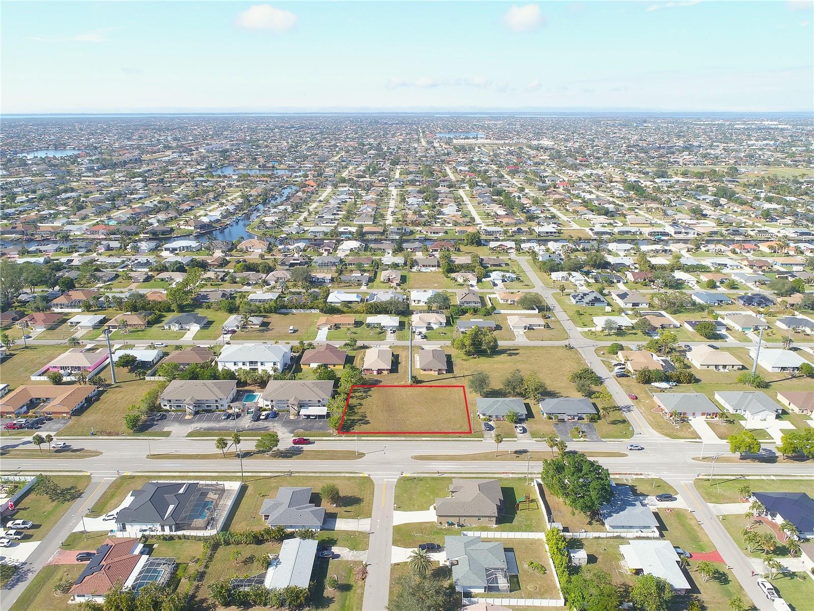 CAPE CORAL - Land