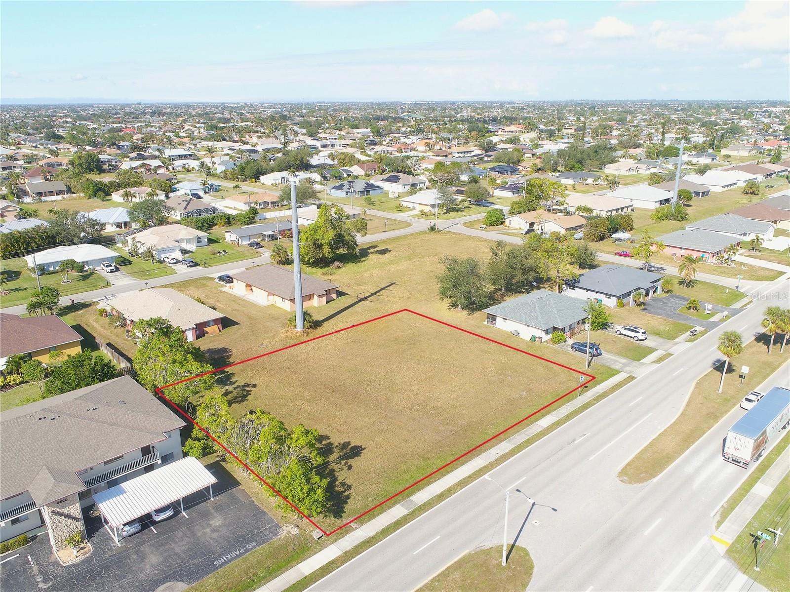 CAPE CORAL - Land