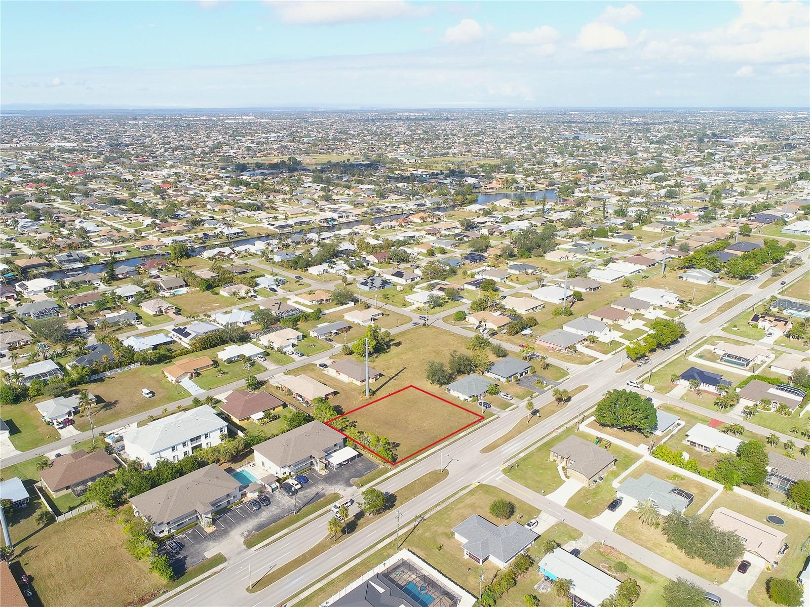 CAPE CORAL - Land