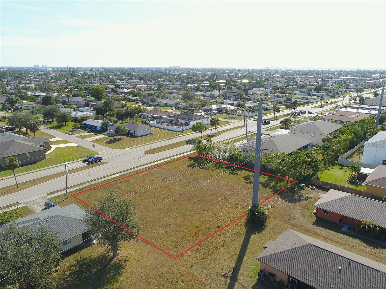 CAPE CORAL - Land