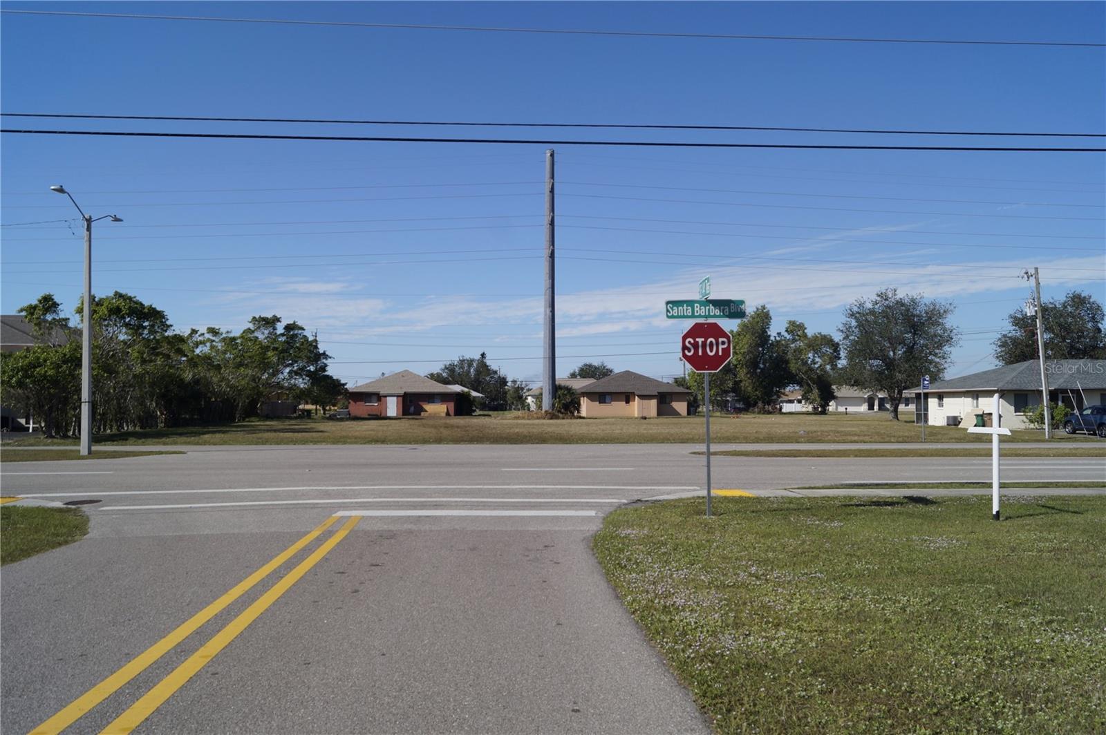 CAPE CORAL - Land