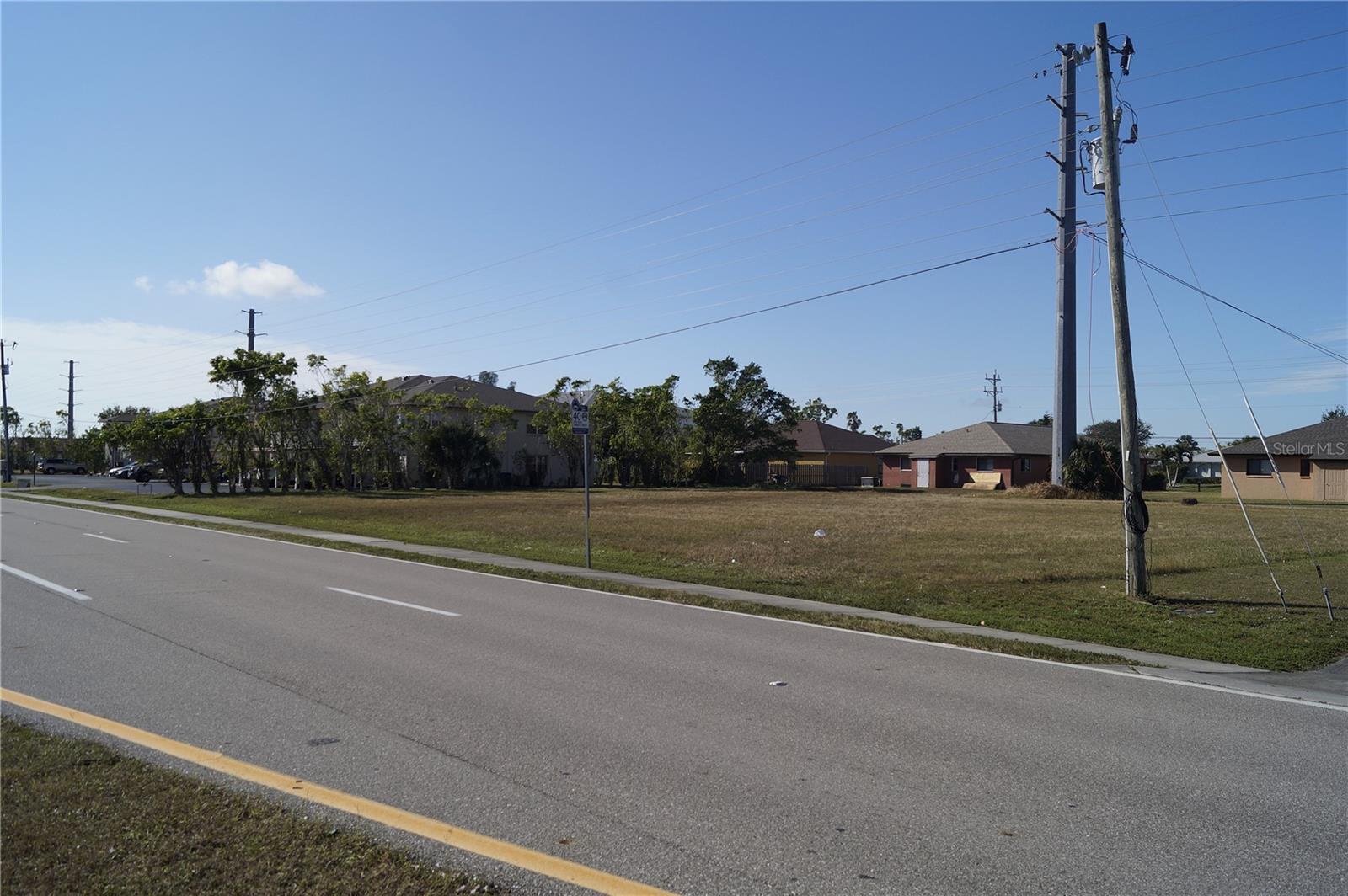 CAPE CORAL - Land