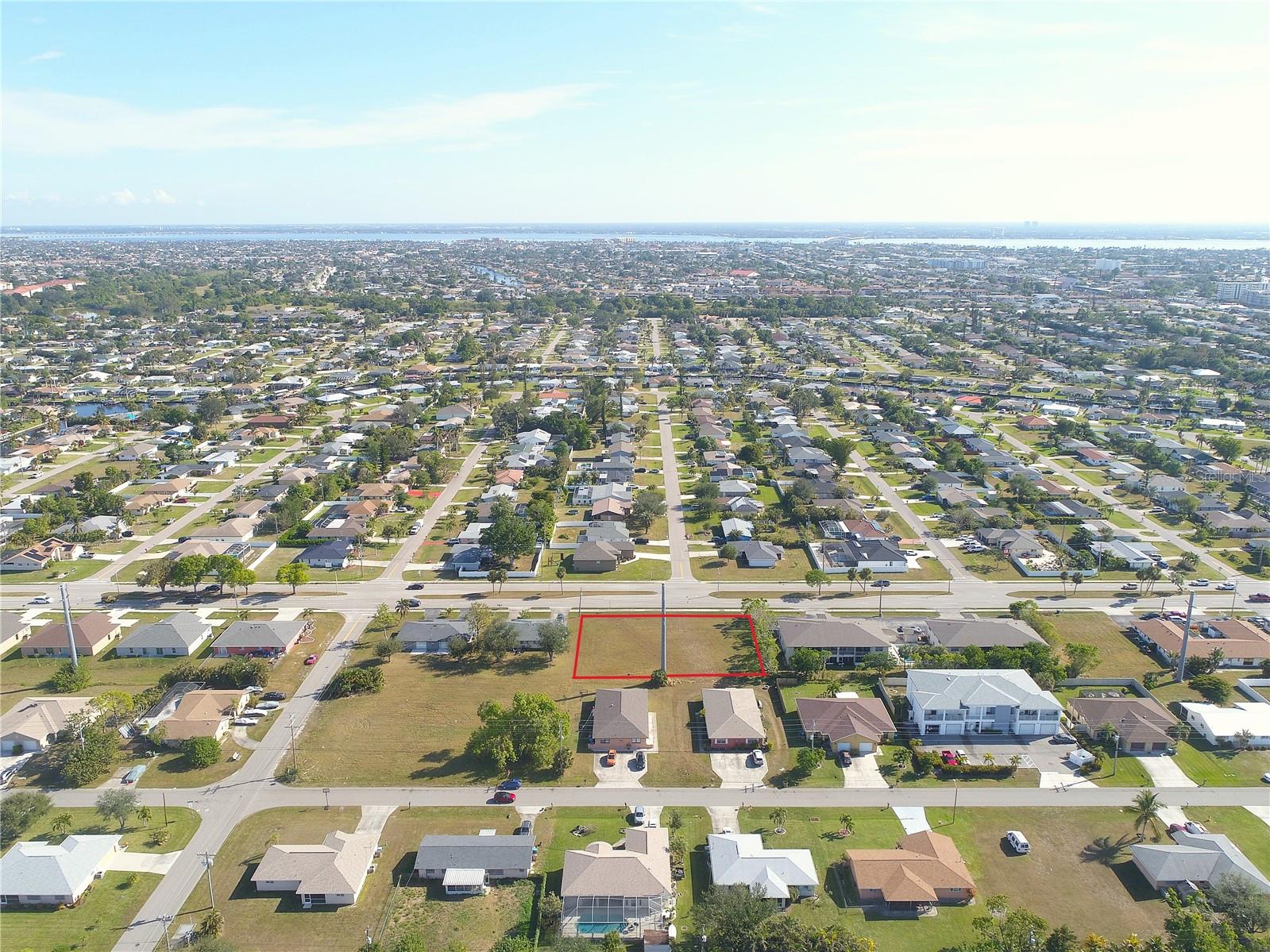 CAPE CORAL - Land