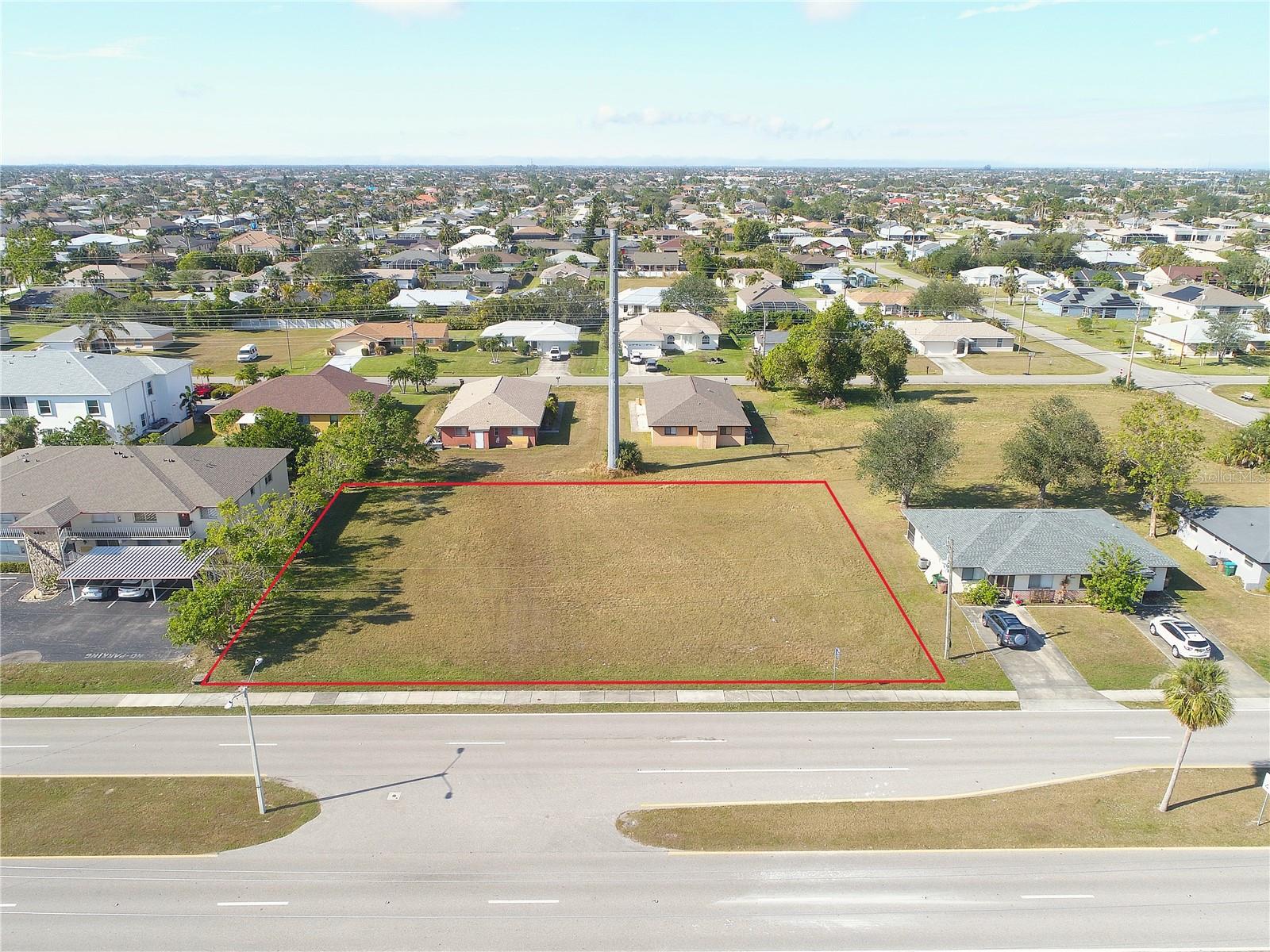 CAPE CORAL - Land
