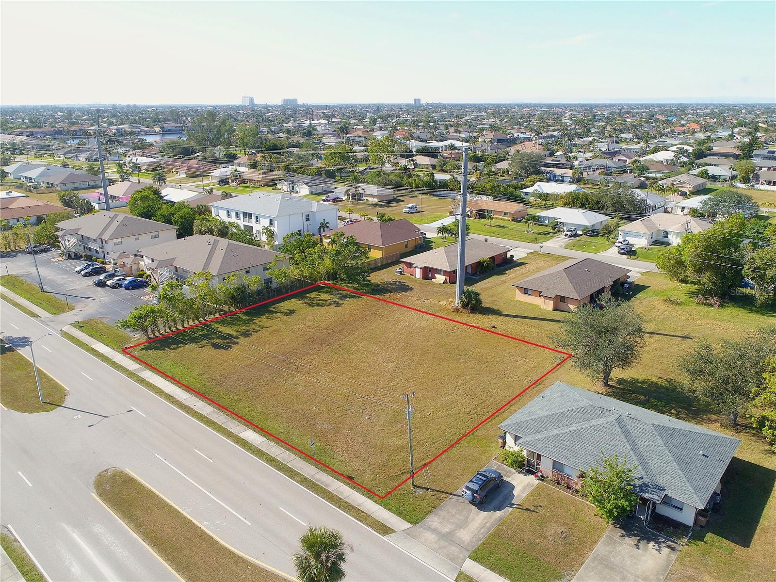 CAPE CORAL - Land