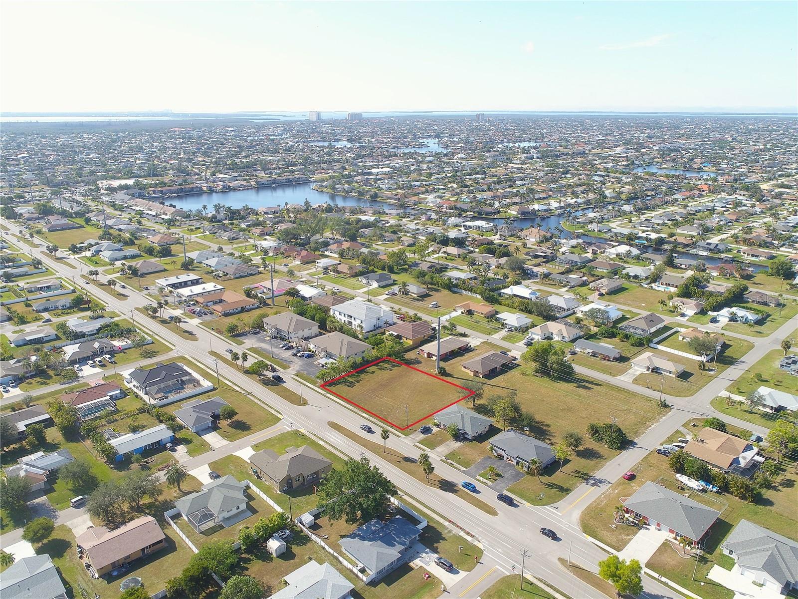 CAPE CORAL - Land