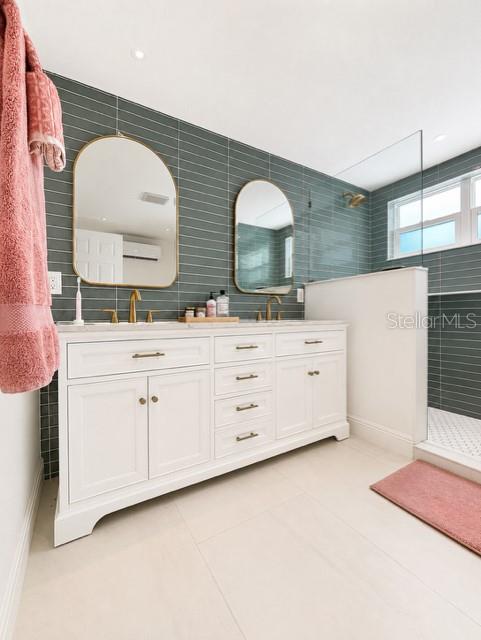 SWEETWATER COVE - Residential