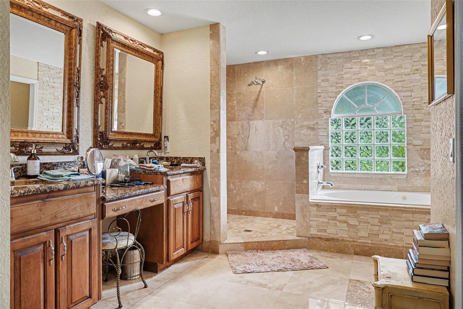 LAKEVIEW LANDINGS - Residential
