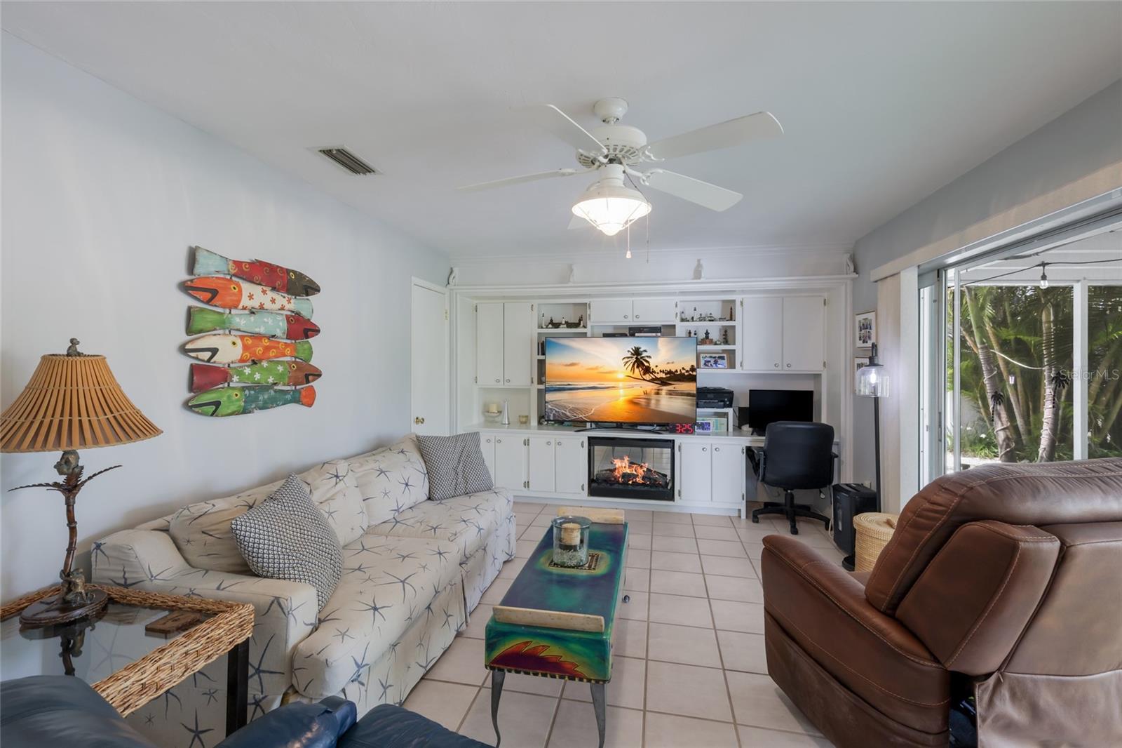 CORAL SHORES - Residential