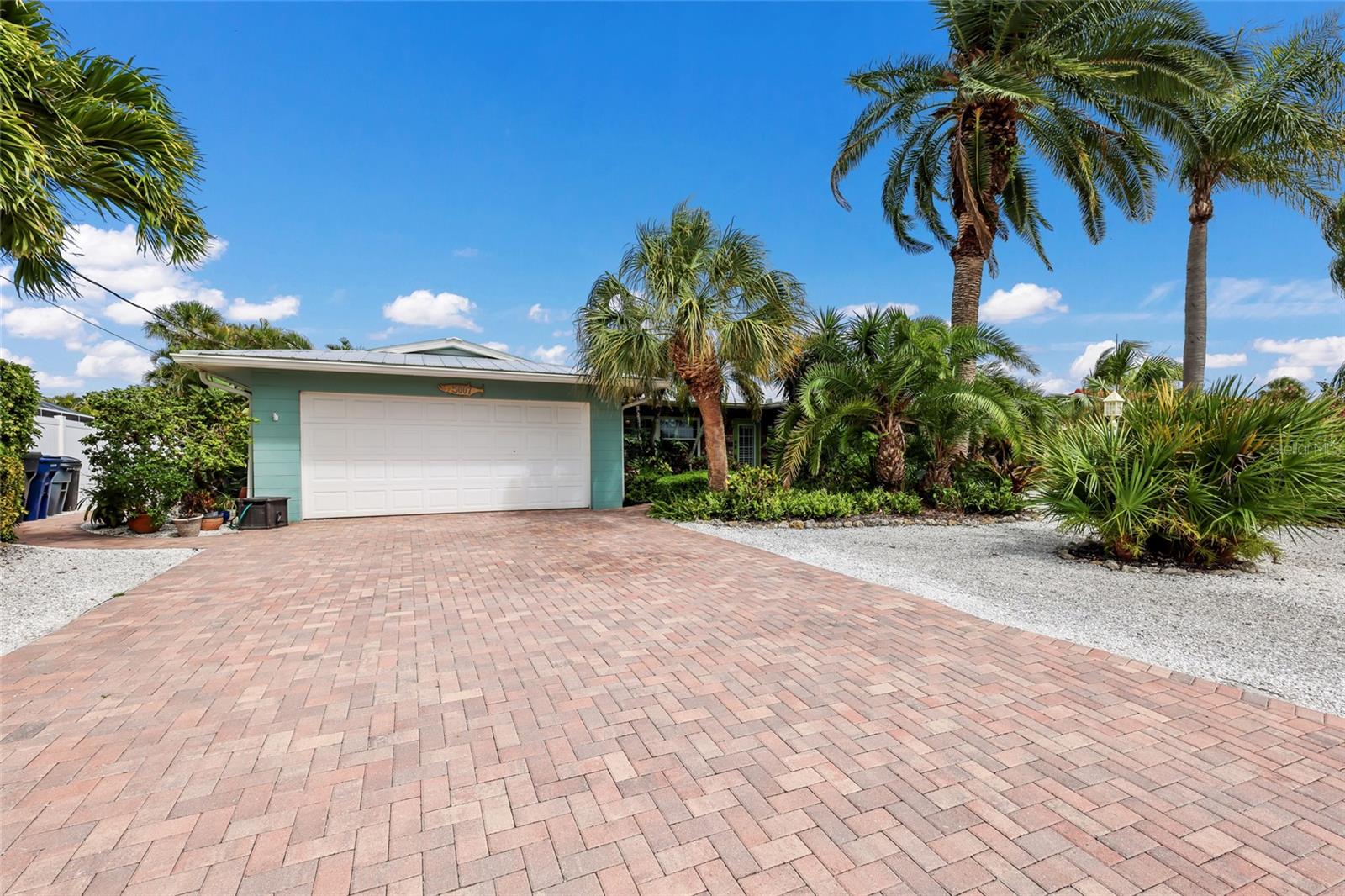 CORAL SHORES - Residential