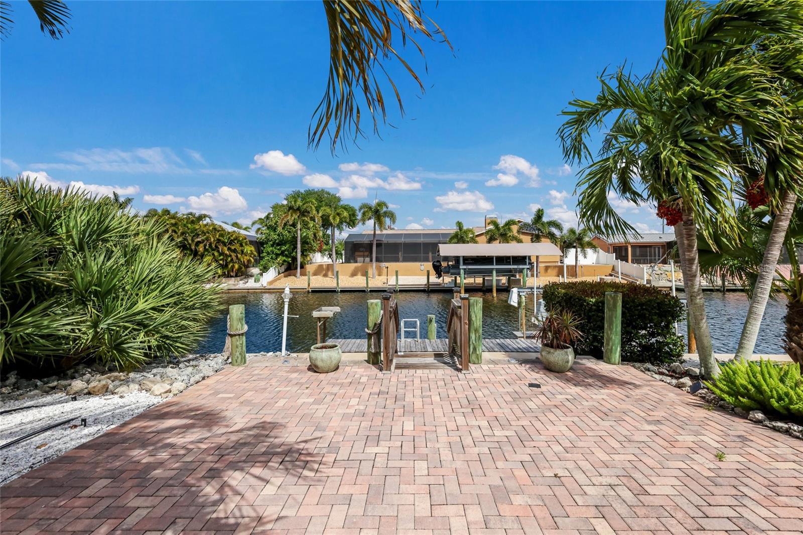 CORAL SHORES - Residential