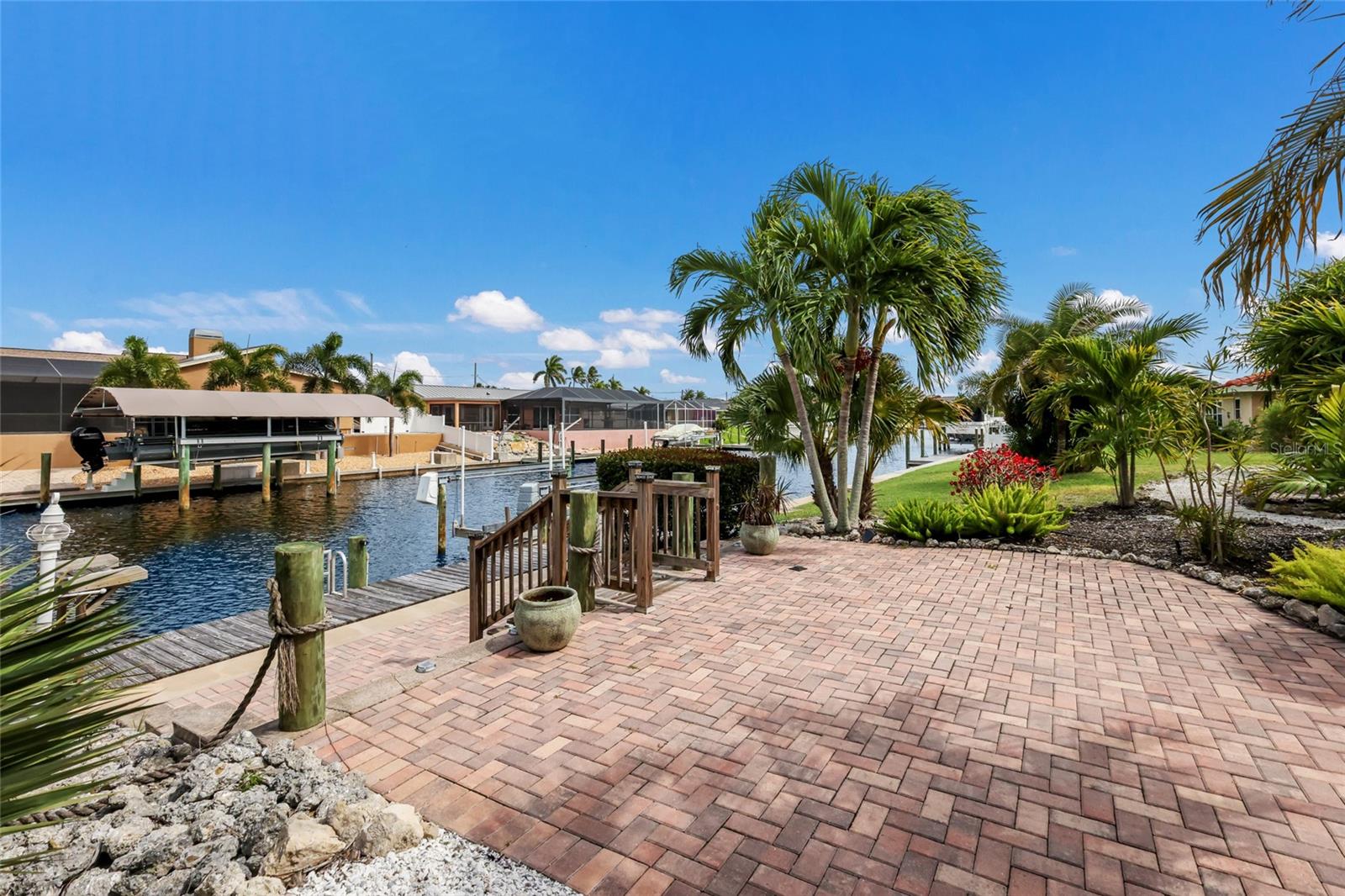 CORAL SHORES - Residential