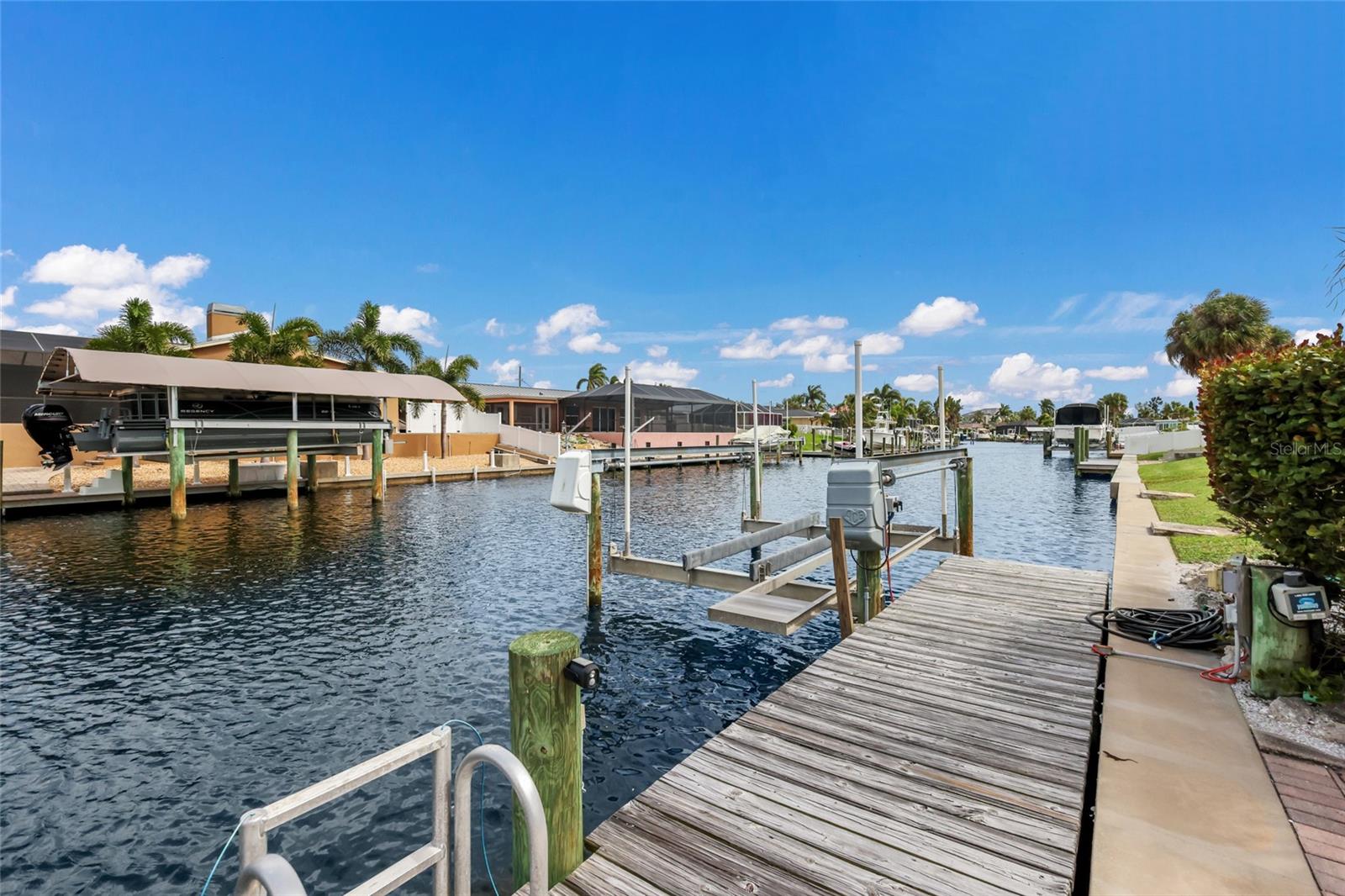 CORAL SHORES - Residential