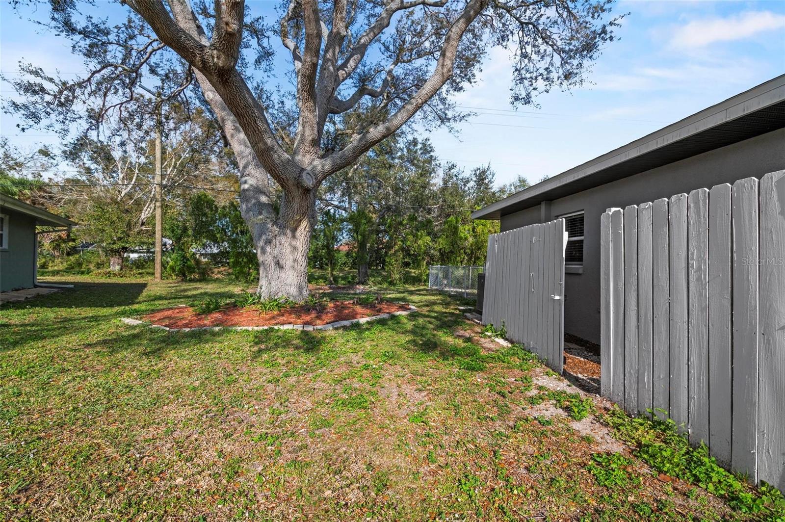 VENICE EAST SEC 1 2ND ADD - Residential Lease