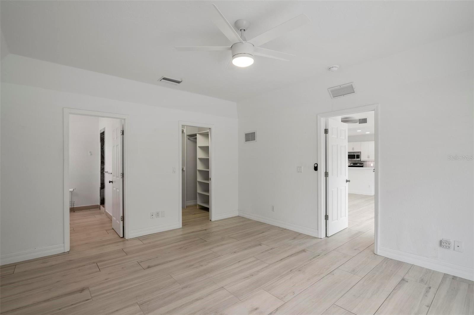 VENICE EAST SEC 1 2ND ADD - Residential Lease