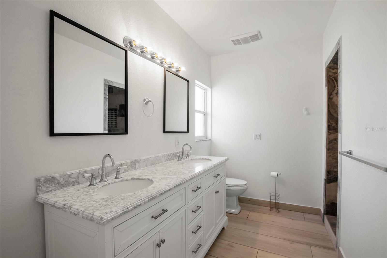 VENICE EAST SEC 1 2ND ADD - Residential Lease