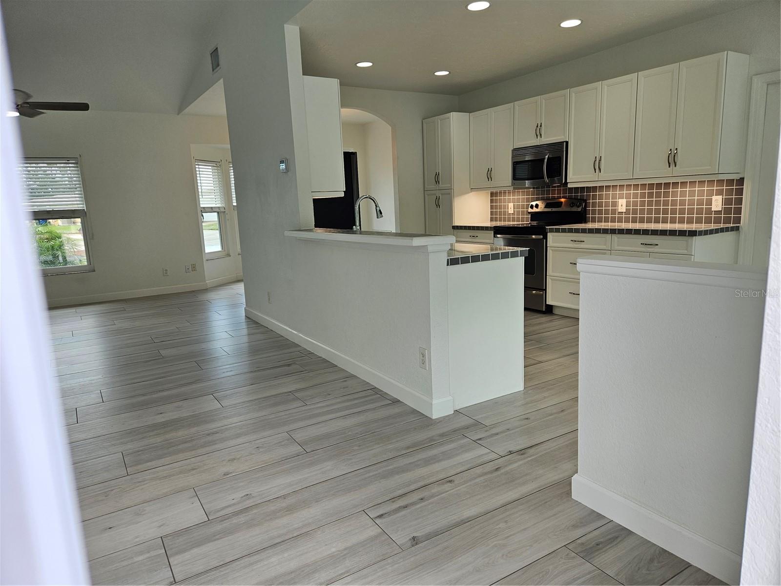 VENICE EAST SEC 1 2ND ADD - Residential Lease