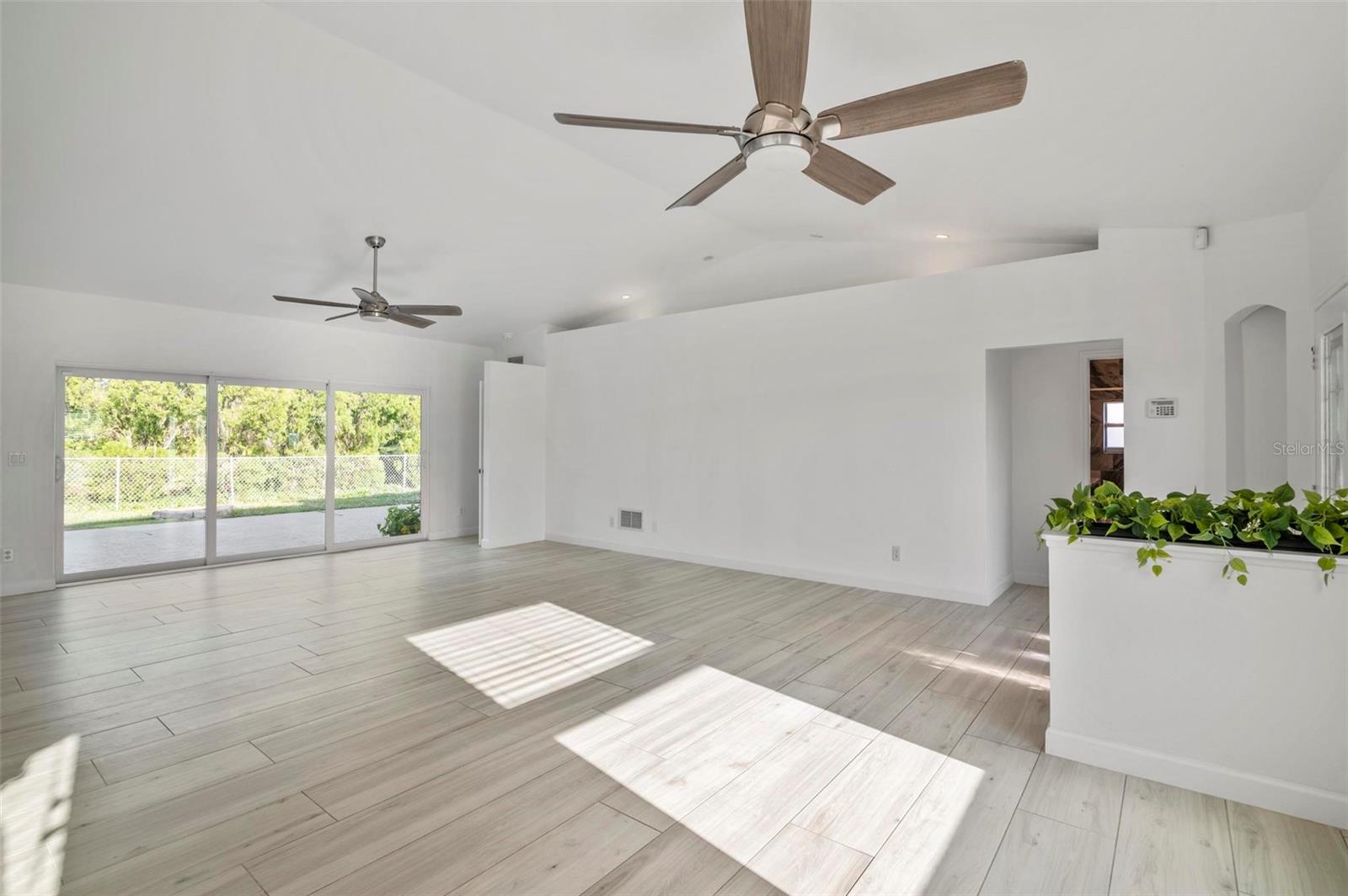 VENICE EAST SEC 1 2ND ADD - Residential Lease