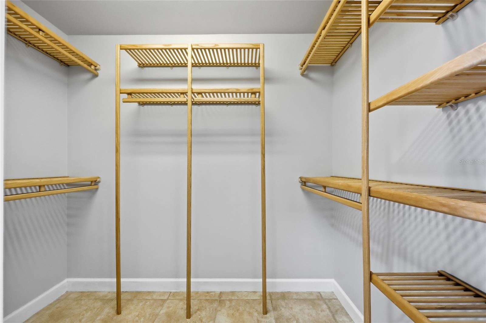 VIZCAYA HEIGHTS CONDO OR 6575 1315 - Residential