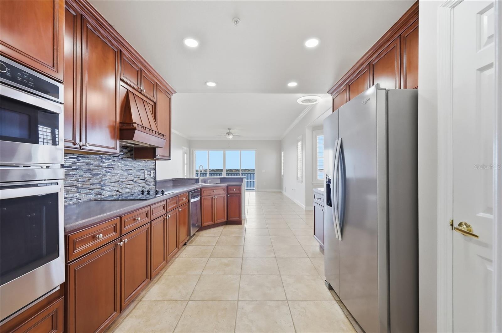 VIZCAYA HEIGHTS CONDO OR 6575 1315 - Residential