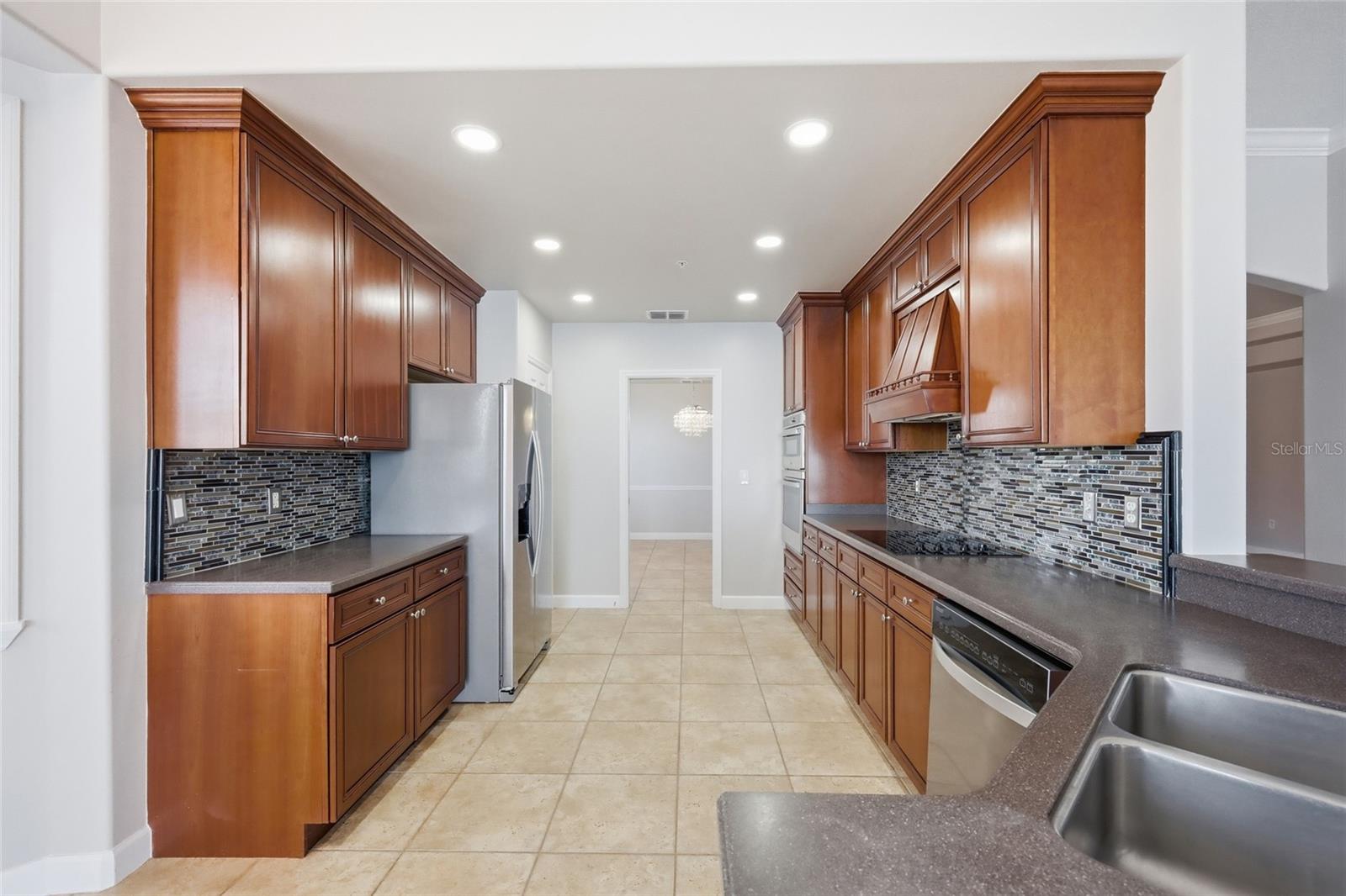 VIZCAYA HEIGHTS CONDO OR 6575 1315 - Residential