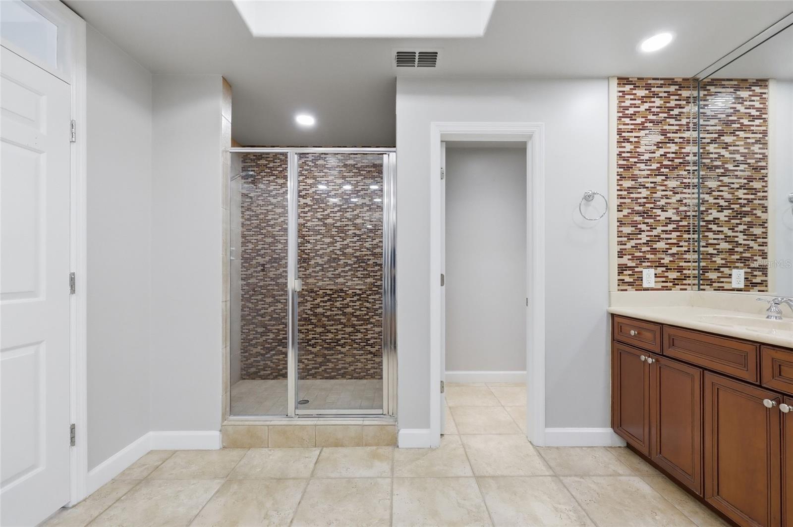 VIZCAYA HEIGHTS CONDO OR 6575 1315 - Residential