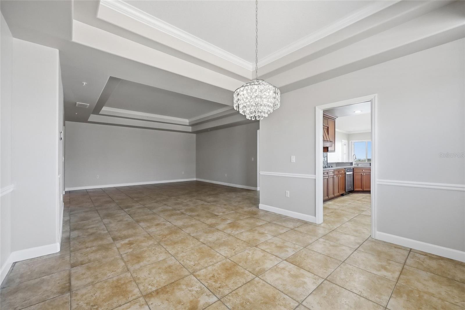 VIZCAYA HEIGHTS CONDO OR 6575 1315 - Residential