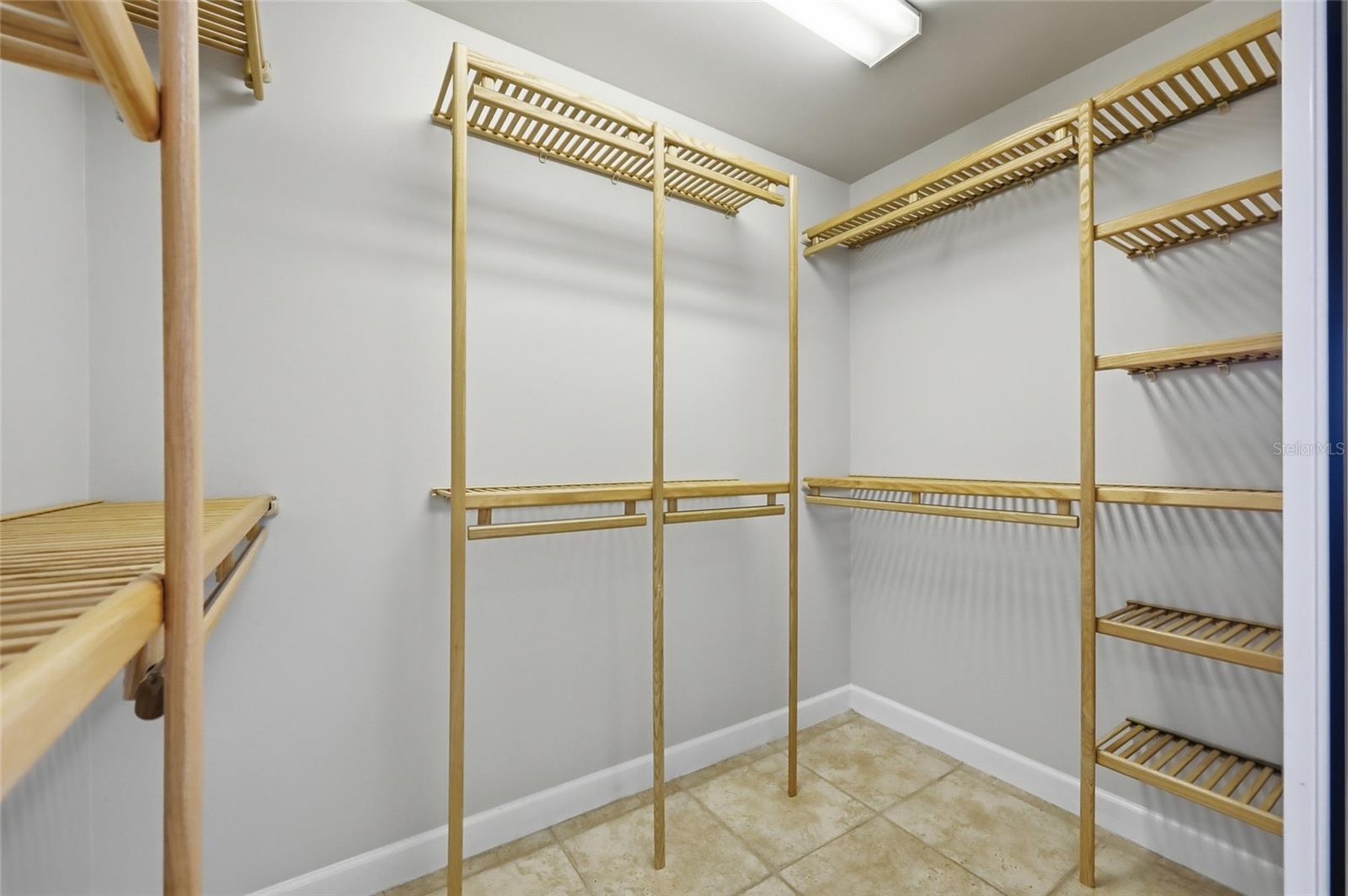 VIZCAYA HEIGHTS CONDO OR 6575 1315 - Residential