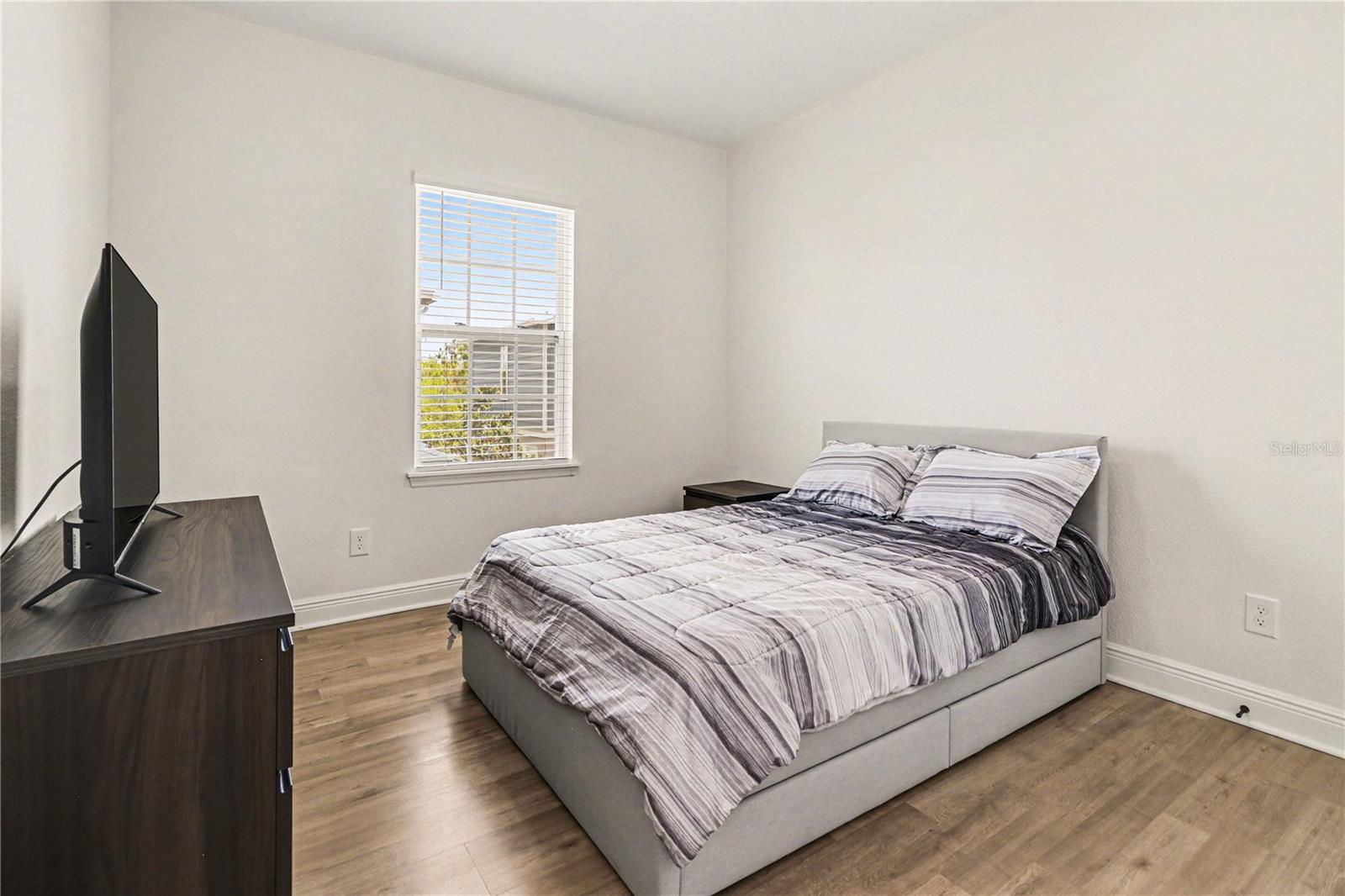 LAUREATE PARK - Residential Lease