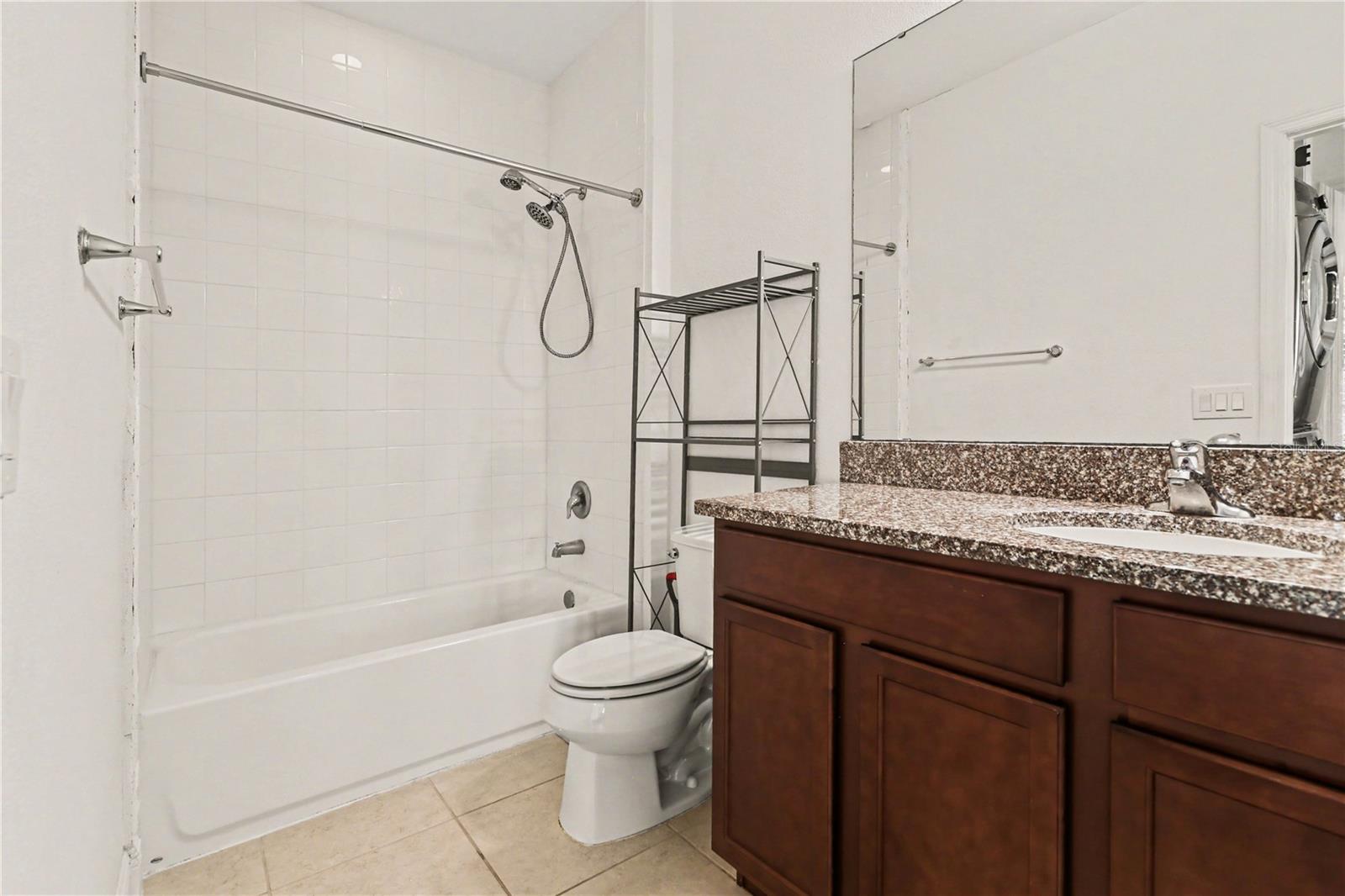 LAUREATE PARK - Residential Lease