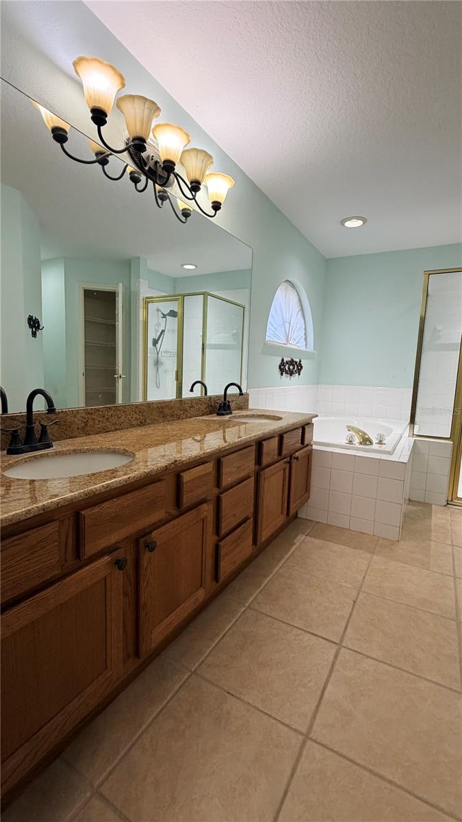 HIGHLANDS RIDGE - Residential Lease