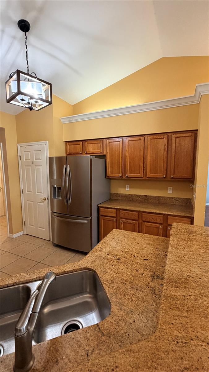 HIGHLANDS RIDGE - Residential Lease