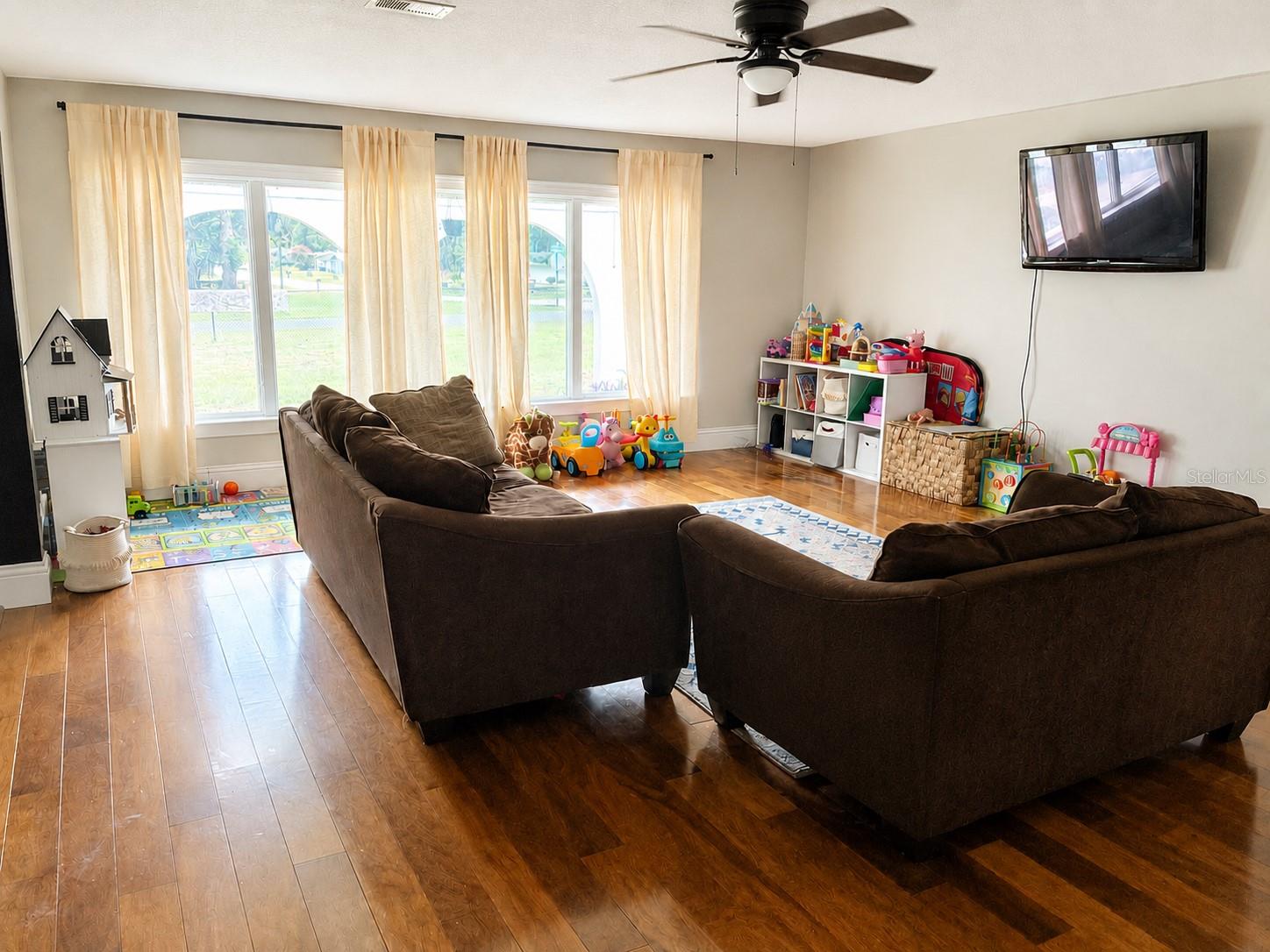 HICKORY HILL ACRES - Residential