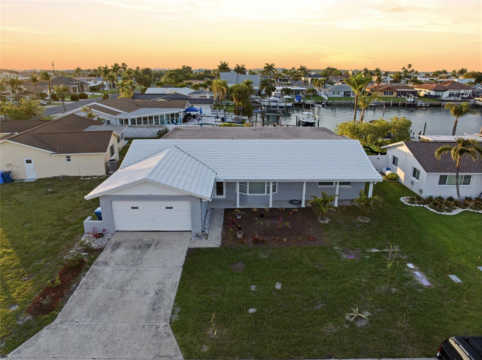 CAPRI ISLE - Residential