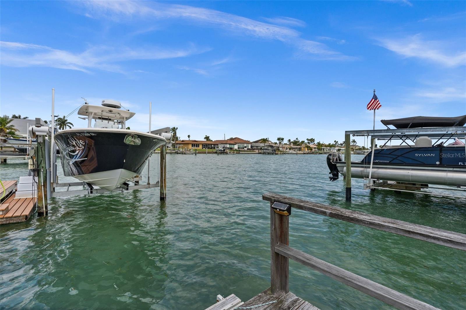 CAPRI ISLE - Residential