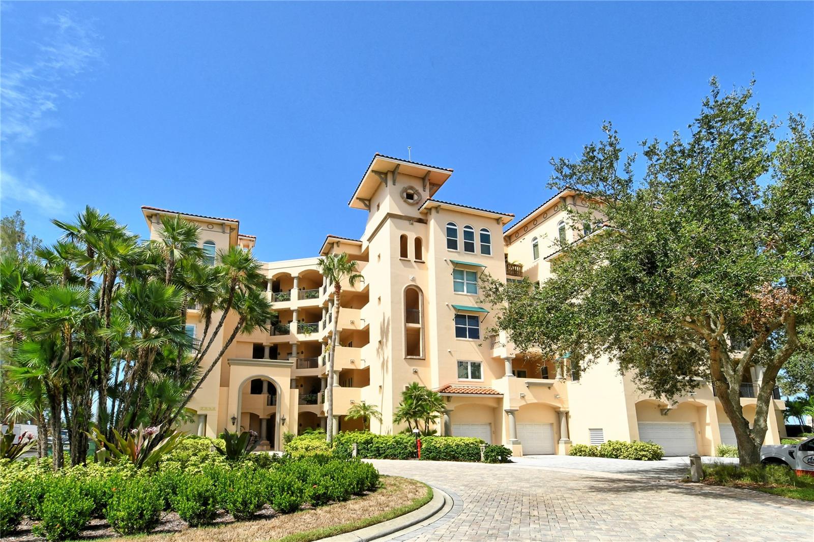VIZCAYA AT LONGBOAT KEY PH 01 - Residential