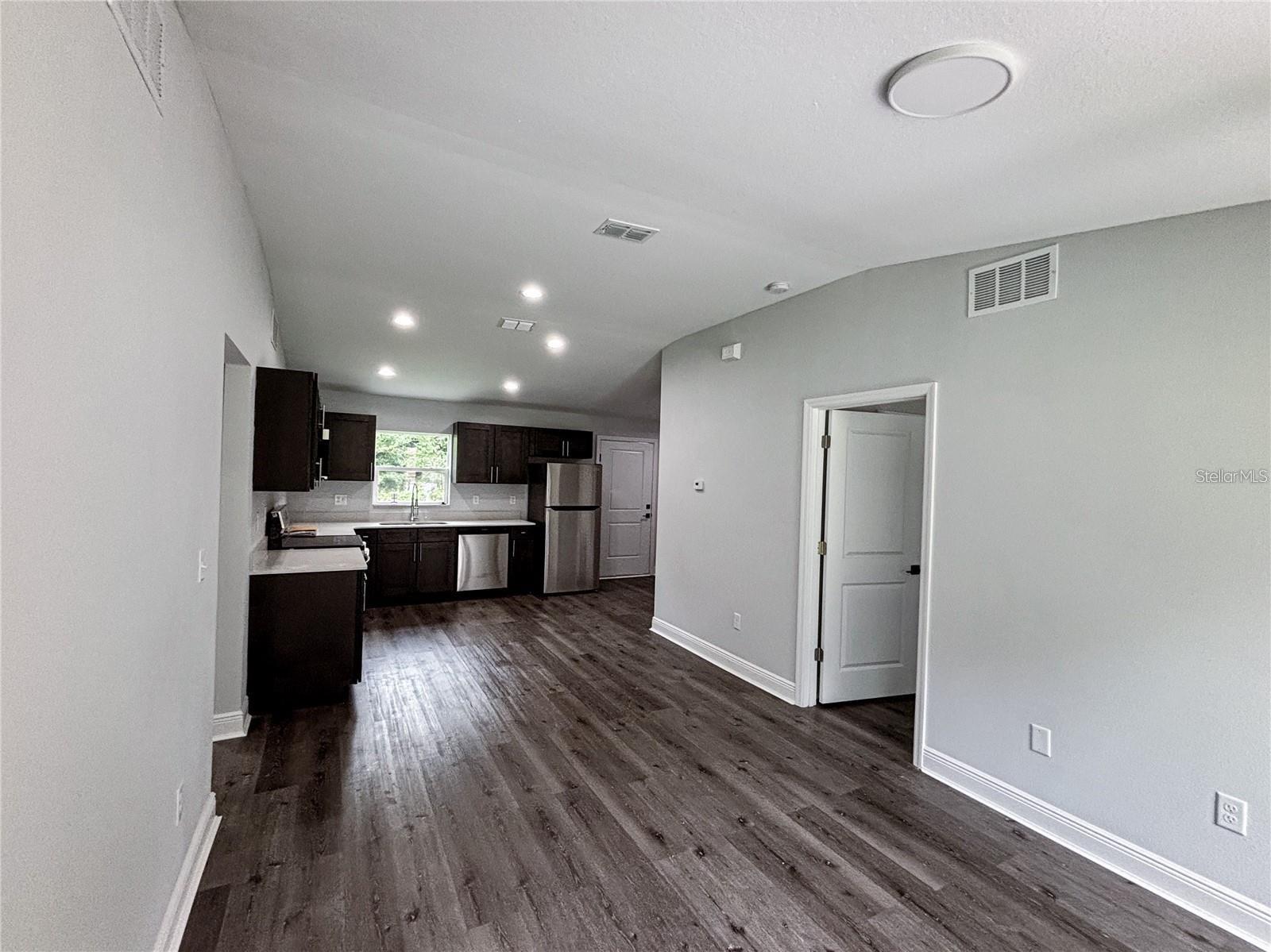 SILVER SPGS SHORES UN #12 - Residential Lease