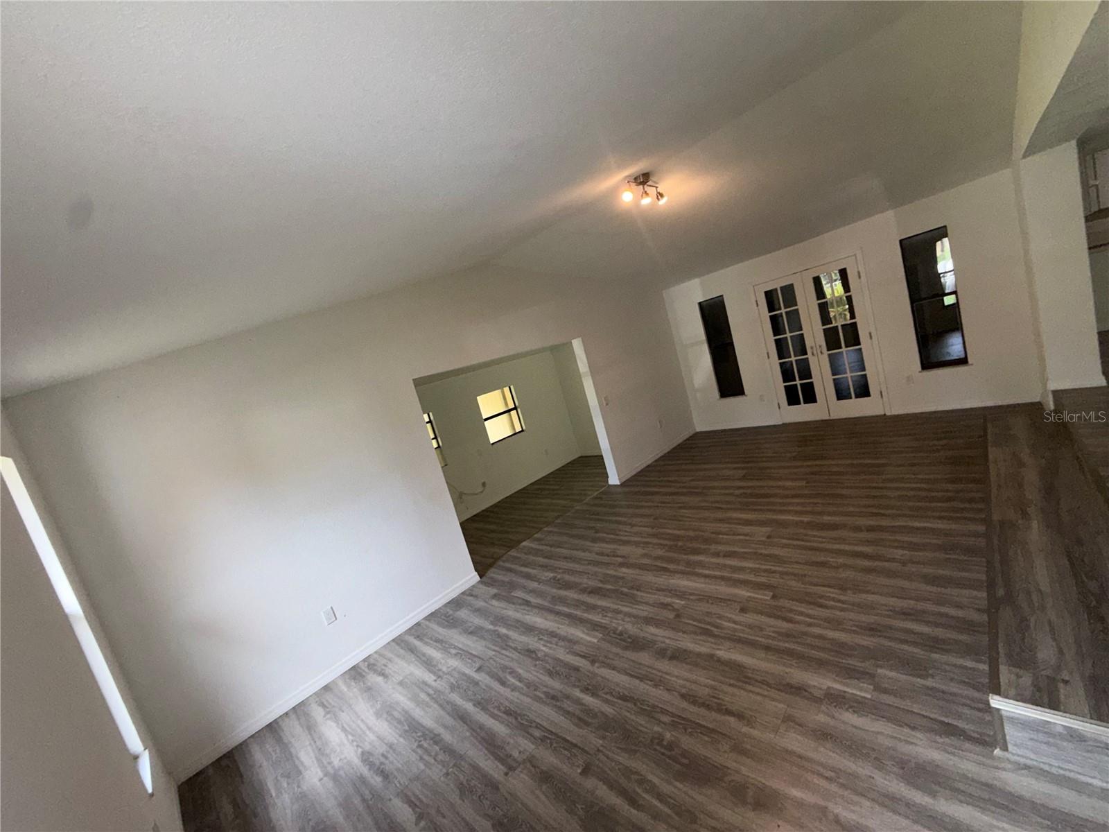 LAKE BRYANT SHORES - Residential