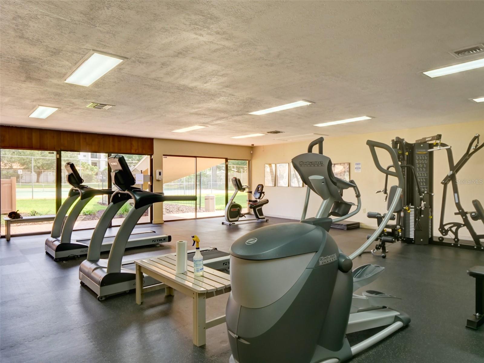 WIMBLEDON PARK CONDO 01 - Residential
