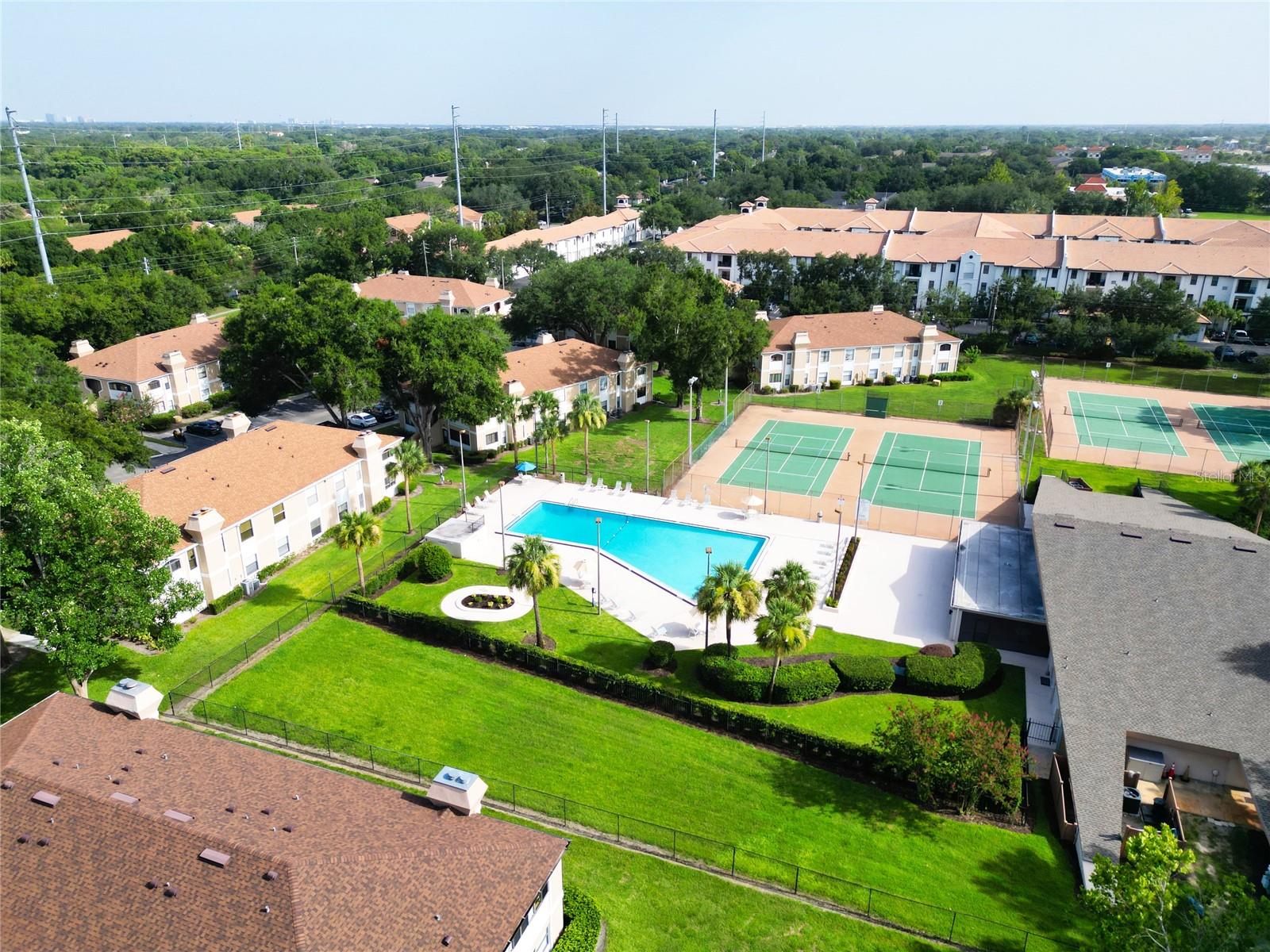 WIMBLEDON PARK CONDO 01 - Residential